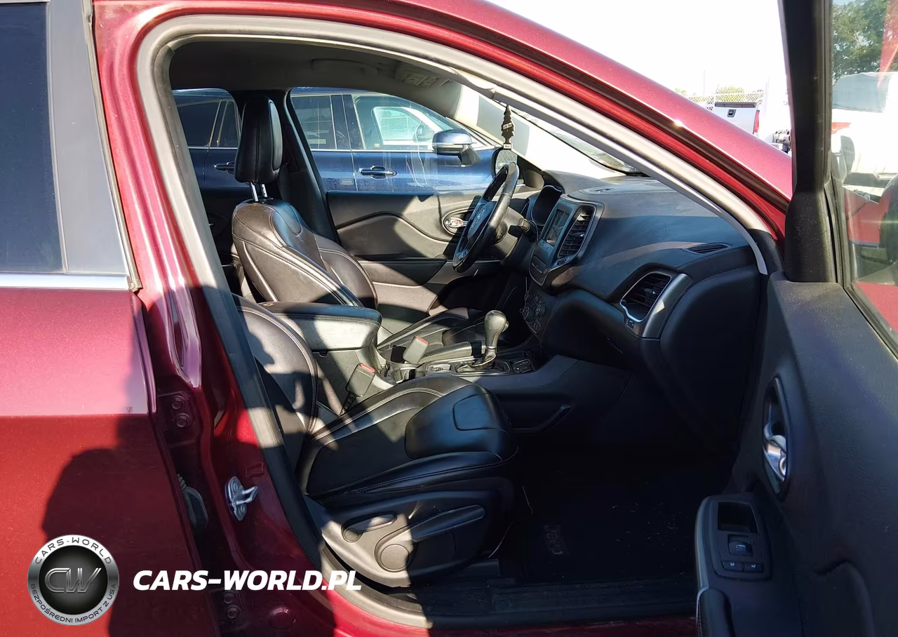 2019 Jeep Cherokee Latitude Plus Fwd VIN:1C4PJLLBXKD242090 - 5