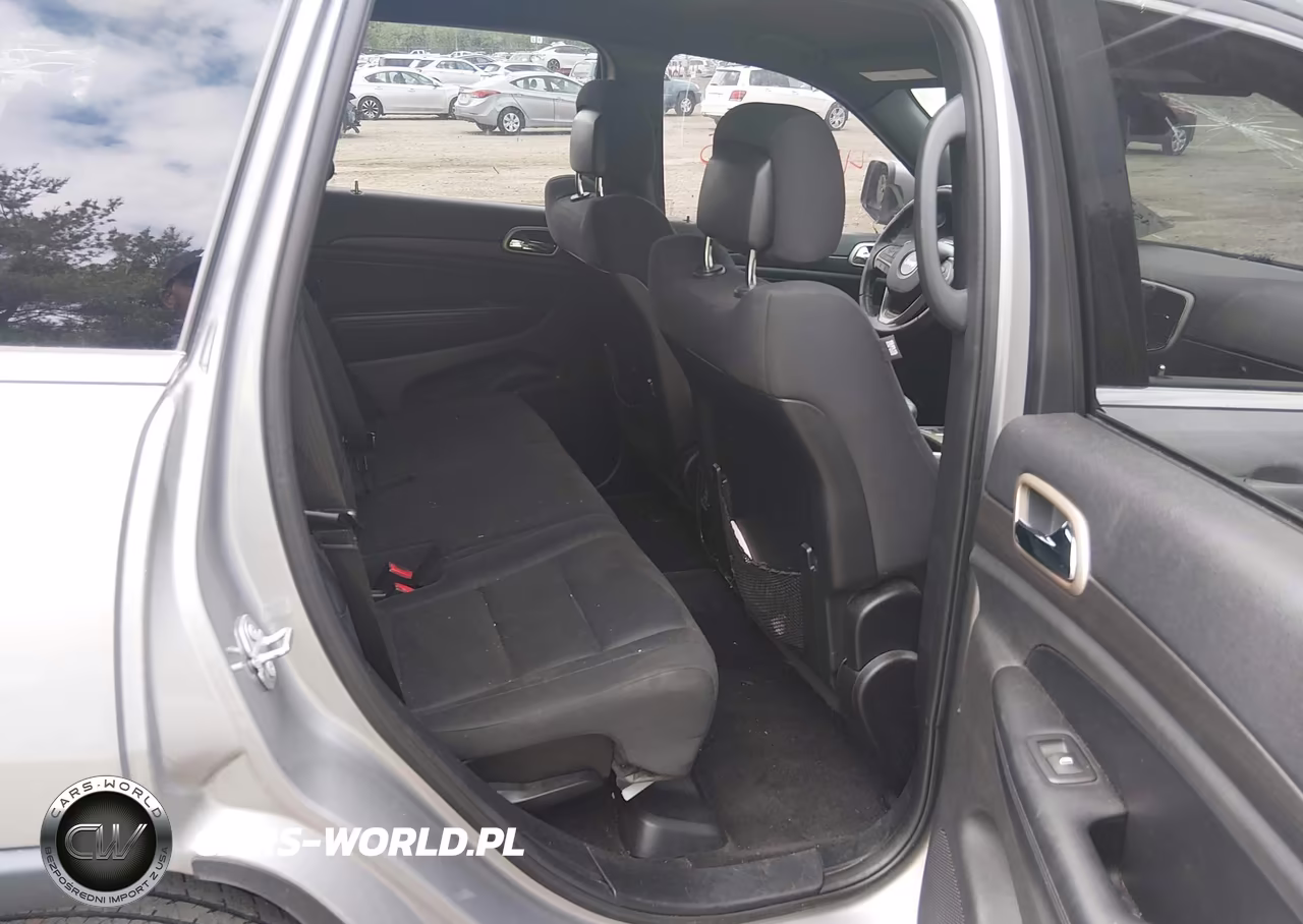 2016 Jeep Grand Cherokee Laredo VIN:1C4RJFAG8GC363755 - 8