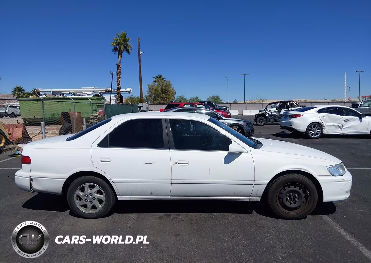 2000 Toyota Camry Le VIN:JT2BG22K3Y0470526 - 13