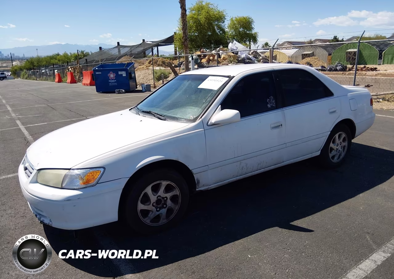 2000 Toyota Camry Le VIN:JT2BG22K3Y0470526 - 2