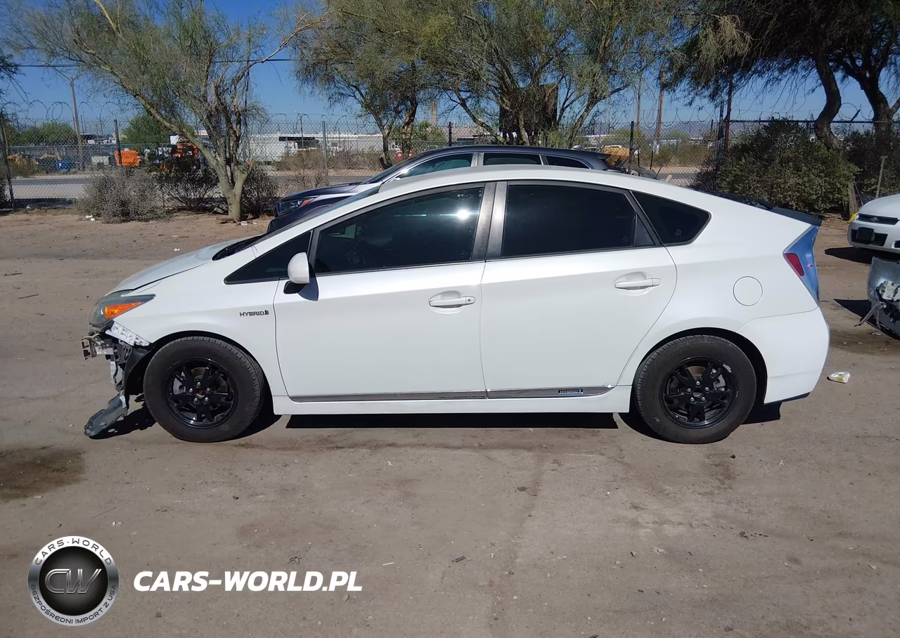 2014 Toyota Prius Three VIN:JTDKN3DU8E1810034 - 14