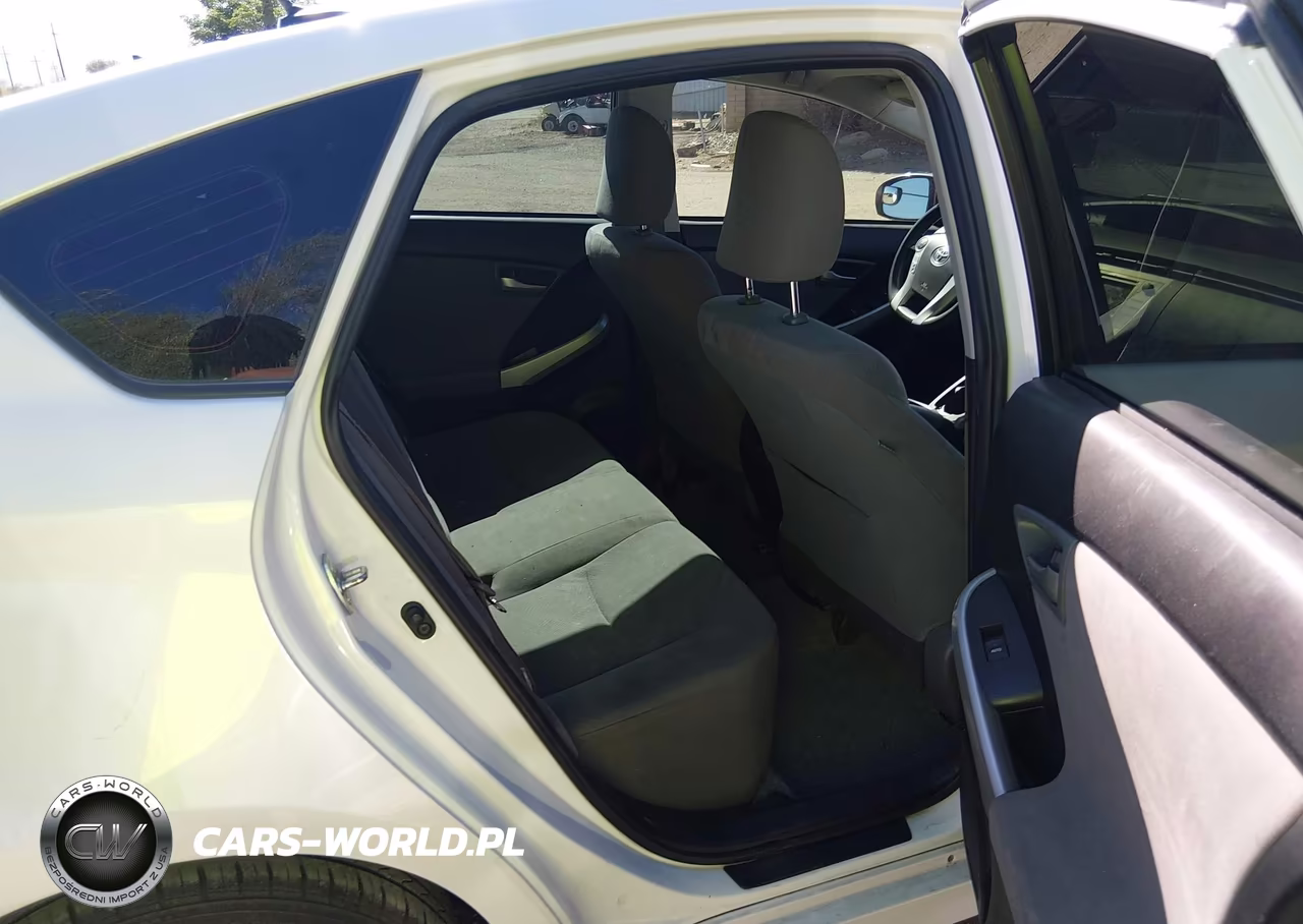 2014 Toyota Prius Three VIN:JTDKN3DU8E1810034 - 8