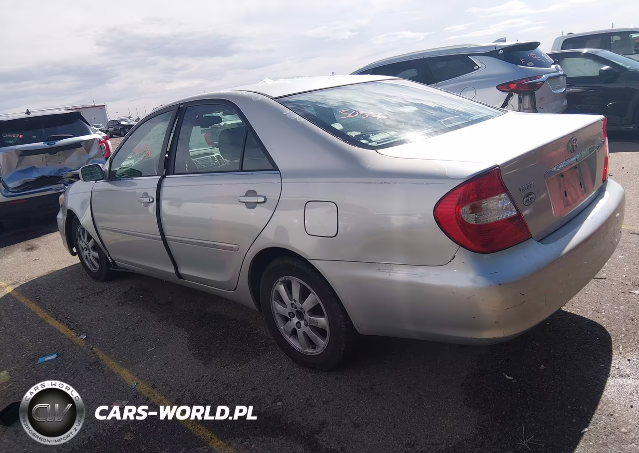 2003 Toyota Camry Xle VIN:4T1BE30K73U718974 - 3