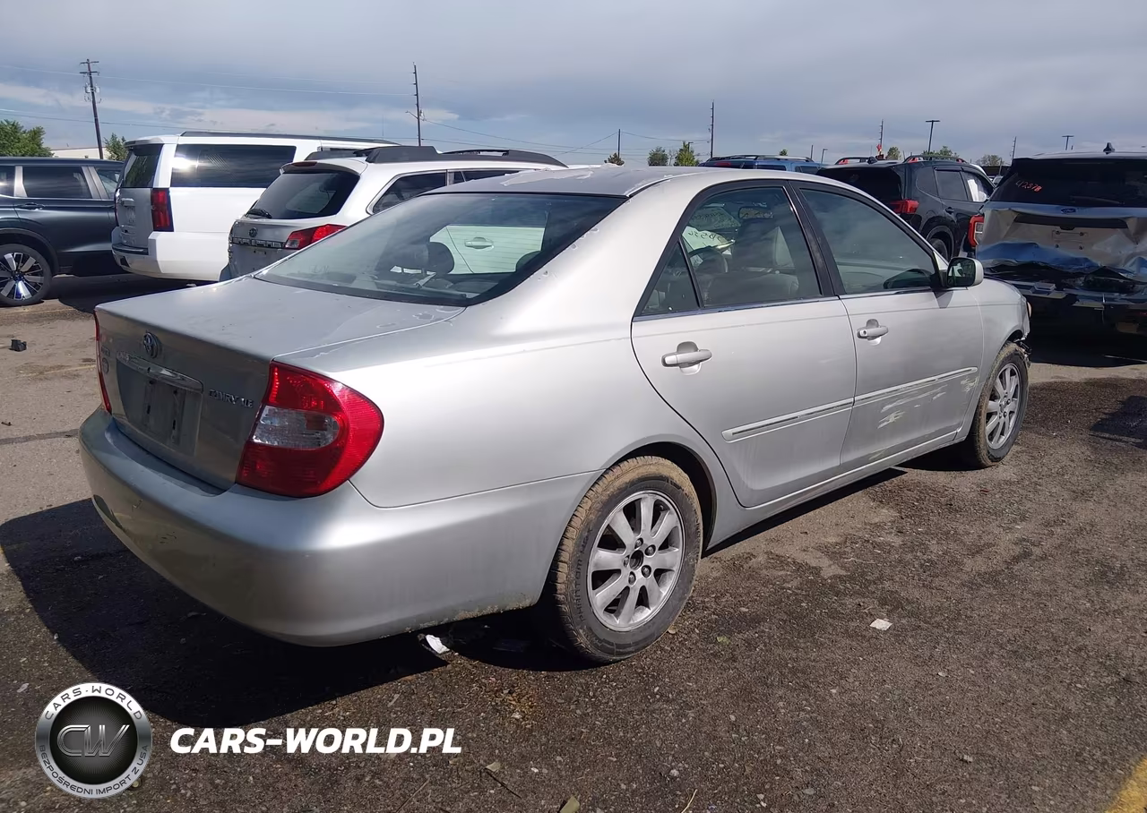 2003 Toyota Camry Xle VIN:4T1BE30K73U718974 - 4
