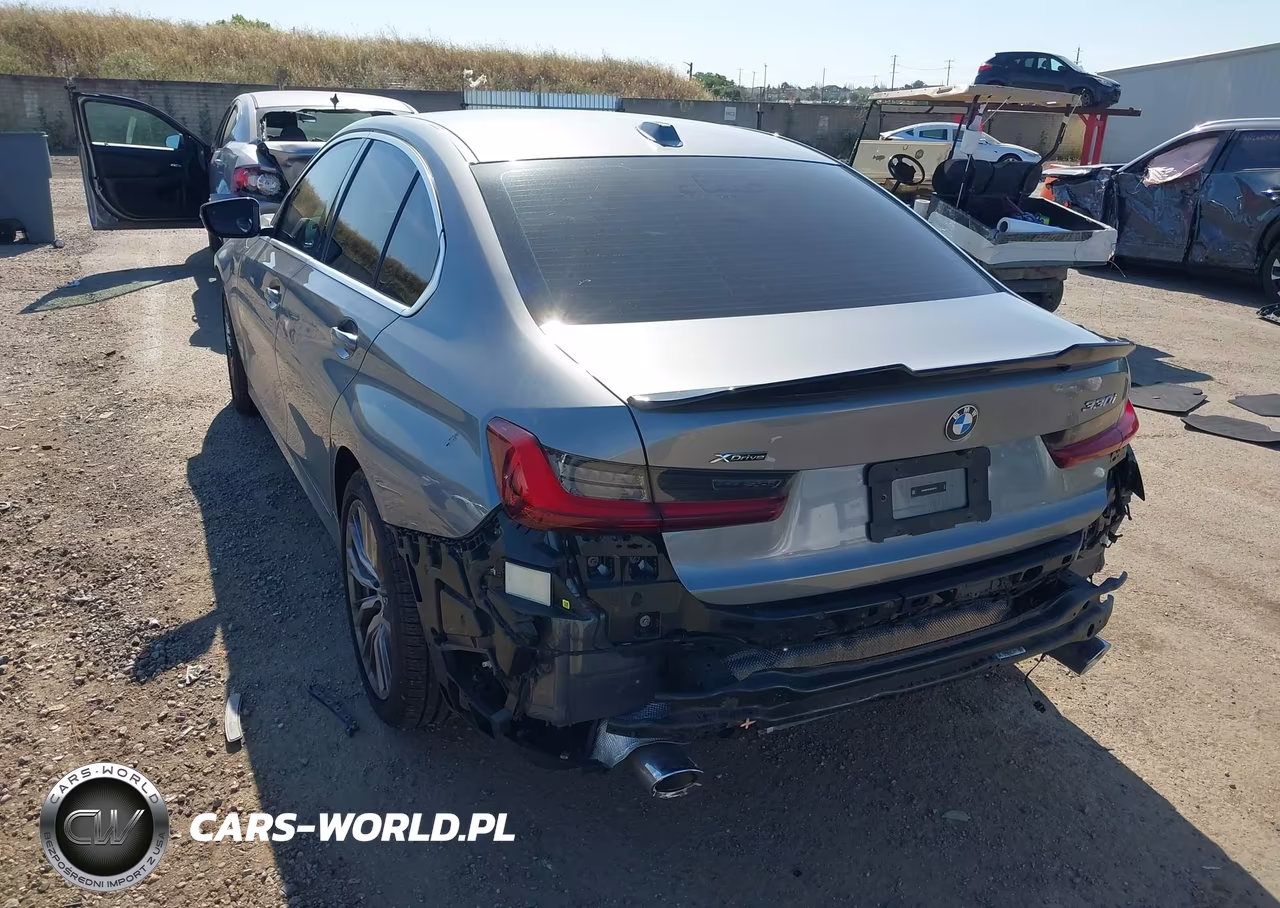 2024 BMW 330I xDrive VIN:3MW89FF06R8E08120 - 3