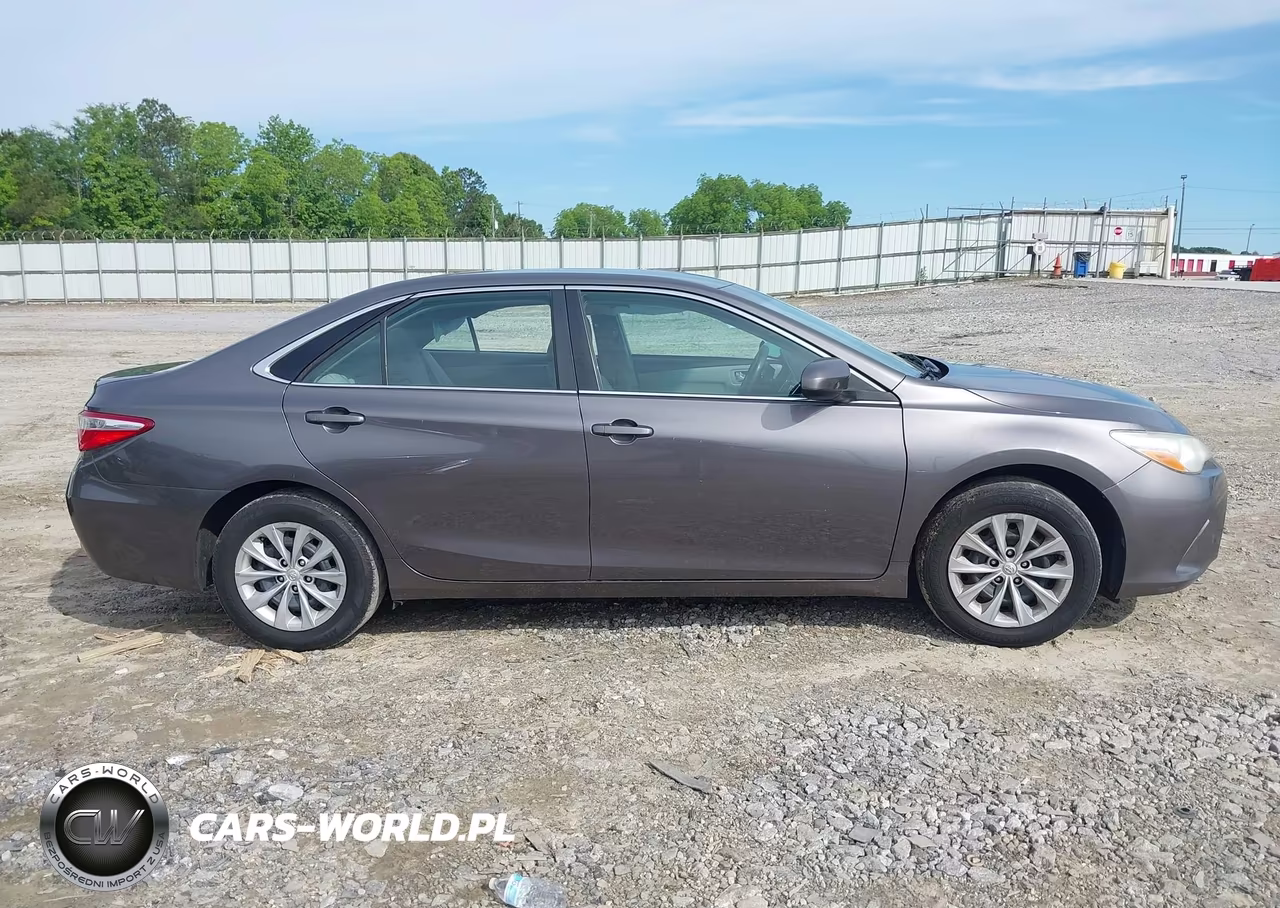 2015 Toyota Camry Le VIN:4T1BF1FK4FU941664 - 13