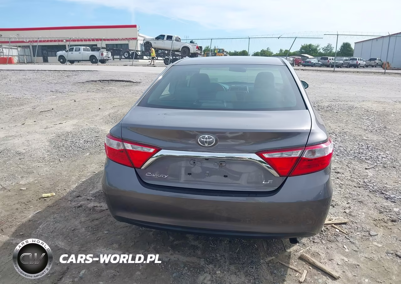2015 Toyota Camry Le VIN:4T1BF1FK4FU941664 - 16