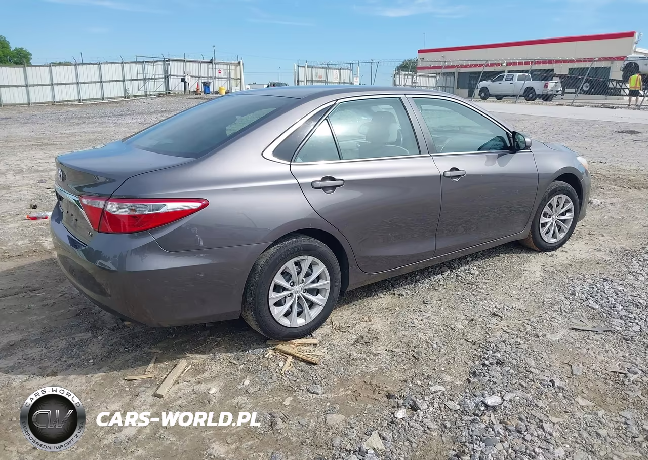 2015 Toyota Camry Le VIN:4T1BF1FK4FU941664 - 4