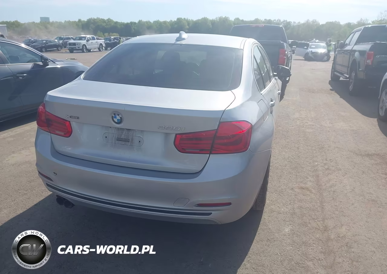 2018 BMW 330I xDrive VIN:WBA8D9G53JNU72255 - 4