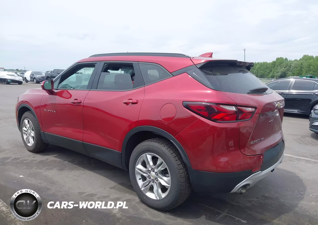 2019 Chevrolet Blazer VIN:3GNKBGRS3KS670970 - 3