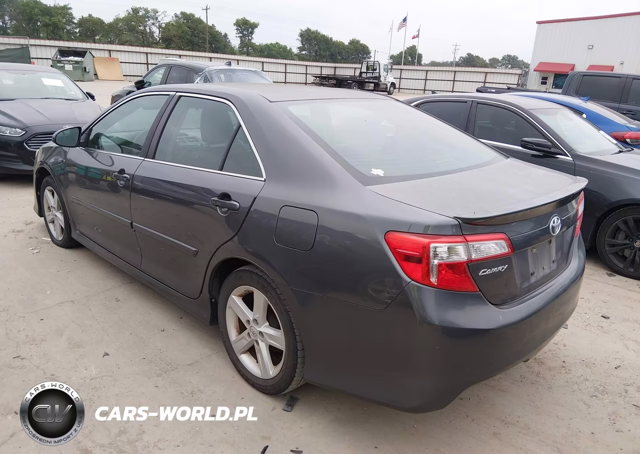 2014 Toyota Camry Se VIN:4T1BF1FK6EU740346 - 3