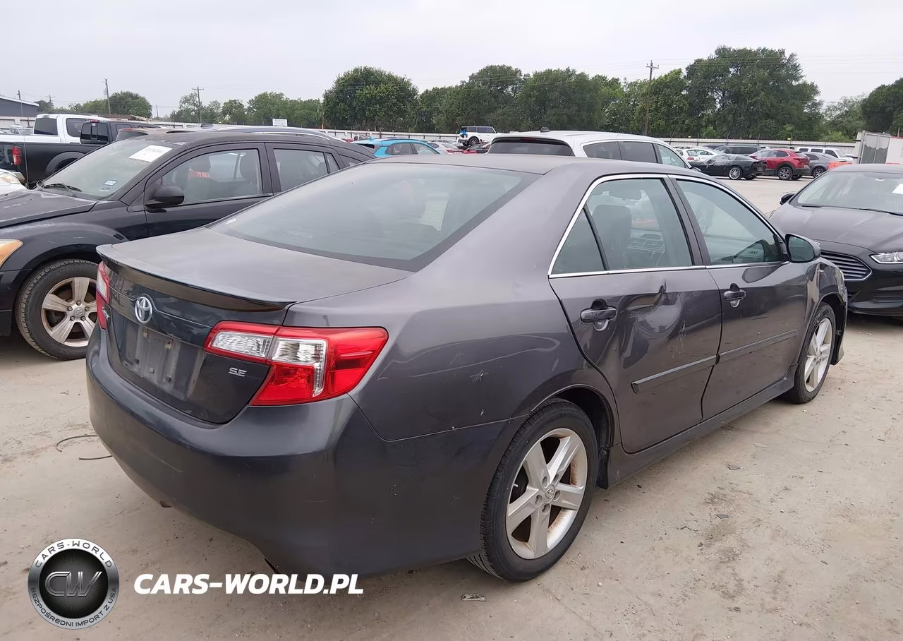 2014 Toyota Camry Se VIN:4T1BF1FK6EU740346 - 4