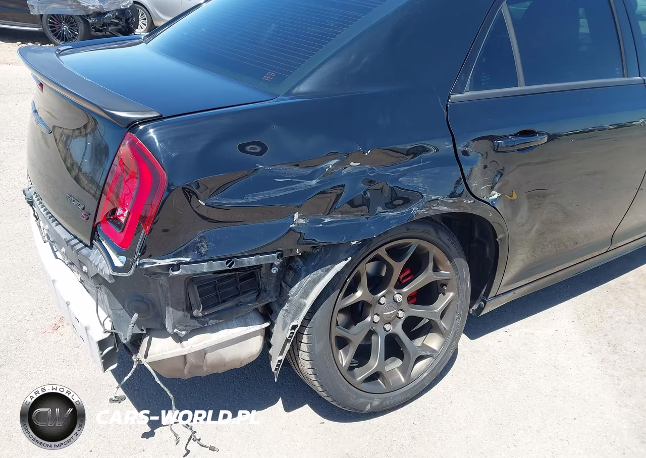 2017 Chrysler 300 300S Alloy Edition VIN:2C3CCABG2HH608358 - 18