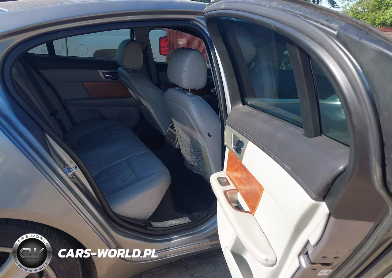 2009 Jaguar Xf Luxury VIN:SAJWA05B09HR09082 - 8