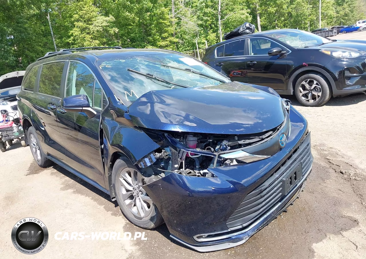 2023 Toyota Sienna Xle