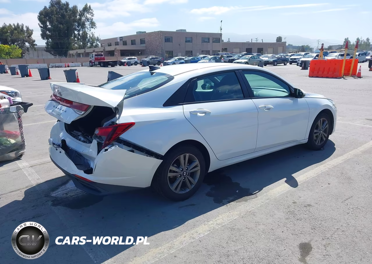 2022 Hyundai Elantra Sel VIN:5NPLM4AG9NH065671 - 4