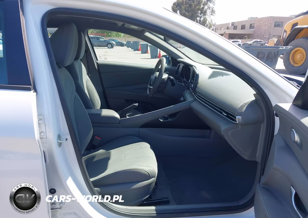 2022 Hyundai Elantra Sel VIN:5NPLM4AG9NH065671 - 5