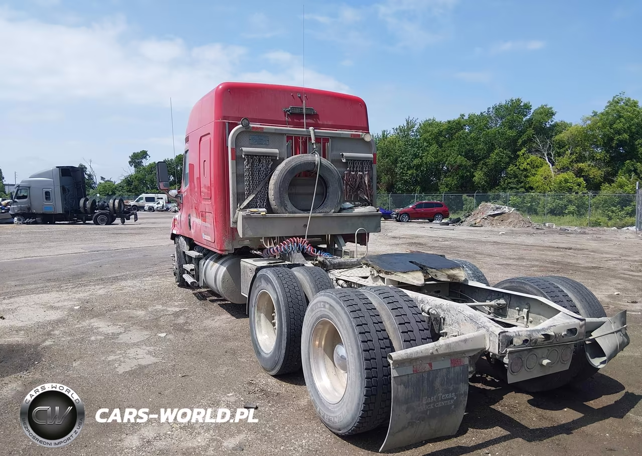 2014 Freightliner Cascadia 113 VIN:3AKJGHDV0ESFY1266 - 3