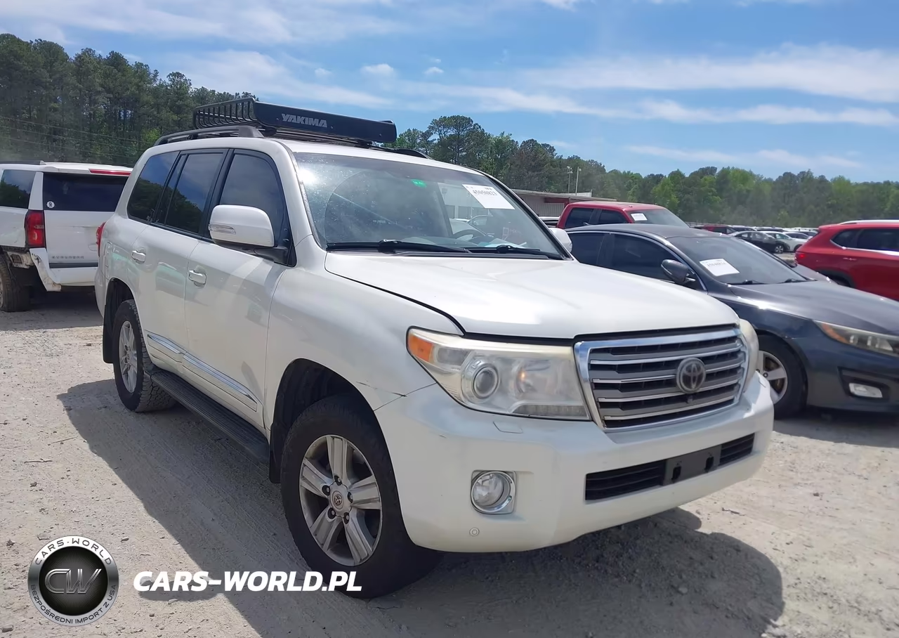 2013 Toyota Land Cruiser V8