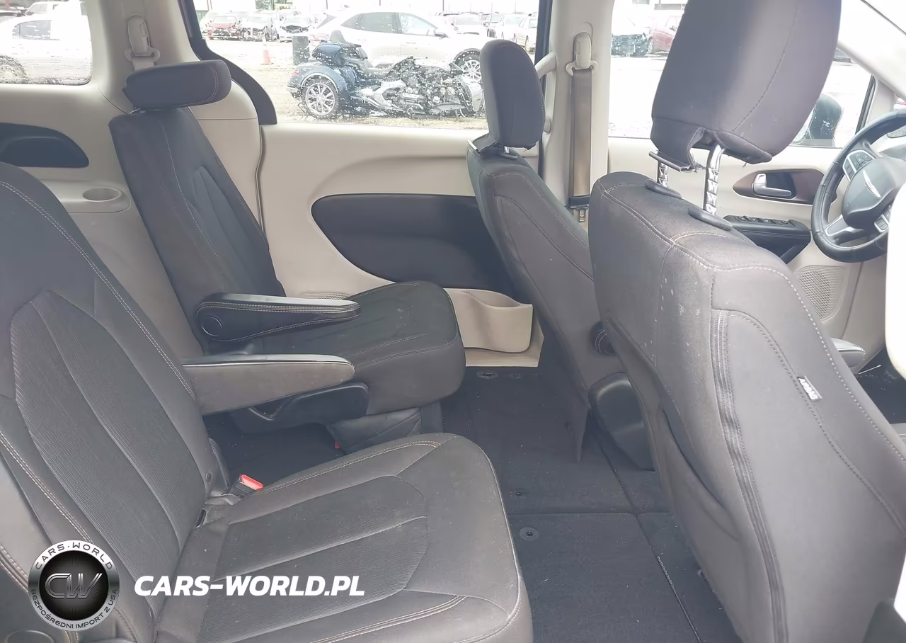2017 Chrysler Pacifica Lx VIN:2C4RC1CG7HR622027 - 8