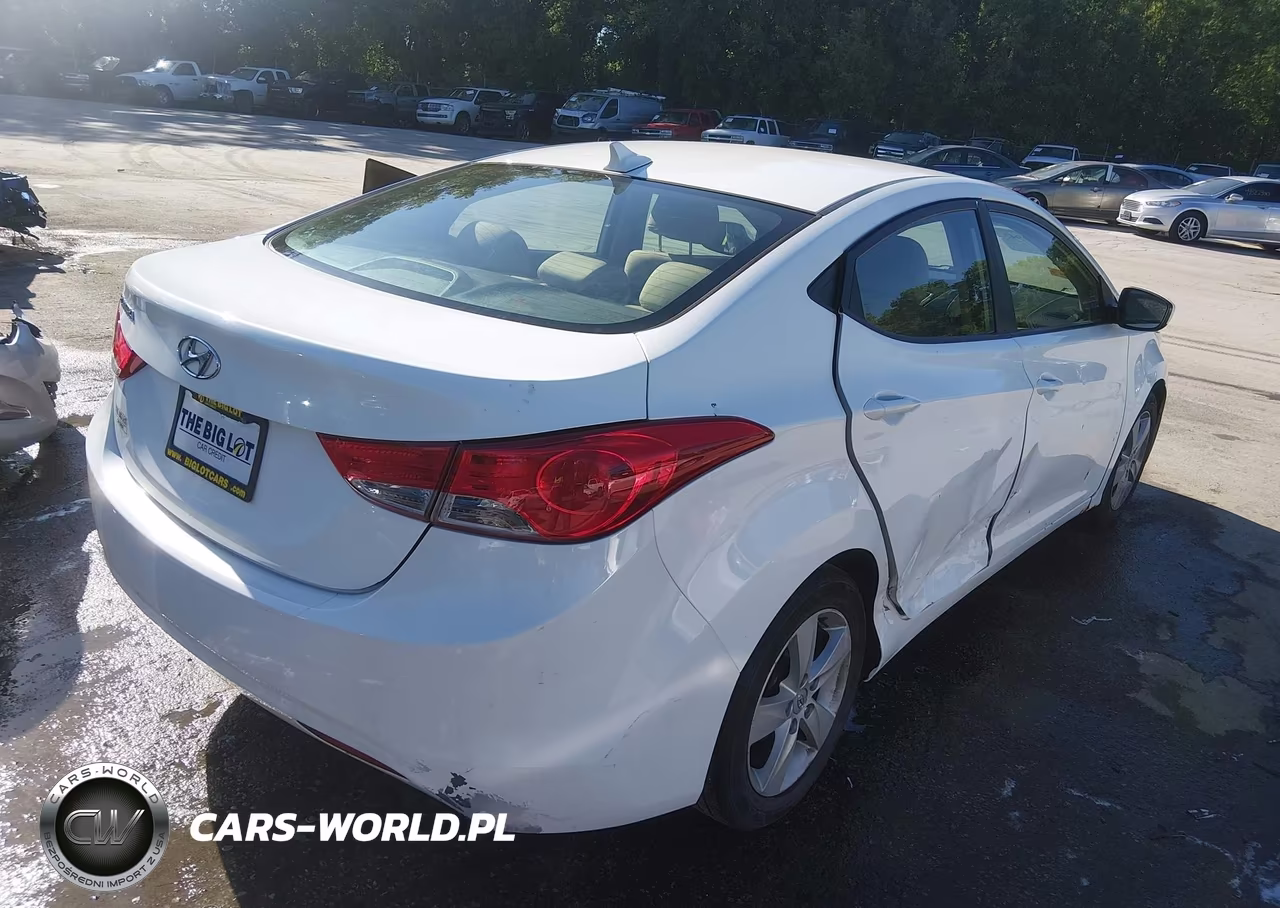 2012 Hyundai Elantra Gls VIN:5NPDH4AE7CH110580 - 4