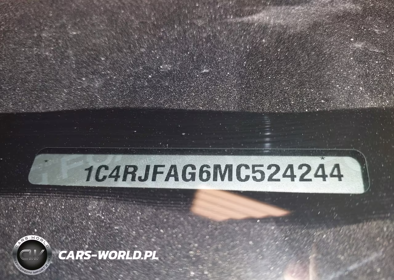 2021 Jeep Grand Cherokee Laredo E 4X4 VIN:1C4RJFAG6MC524244 - 9