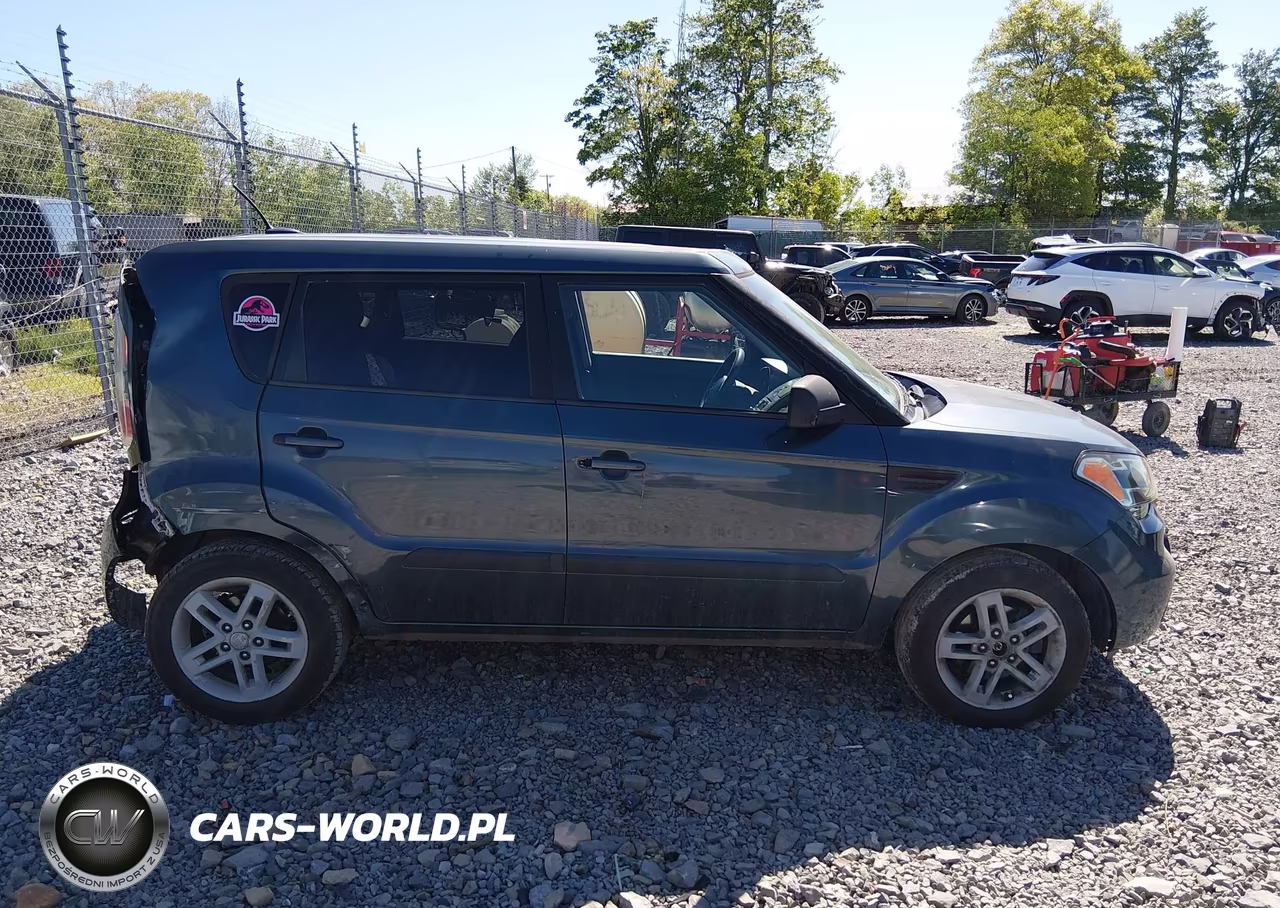 2011 Kia Soul + VIN:KNDJT2A27B7345222 - 14