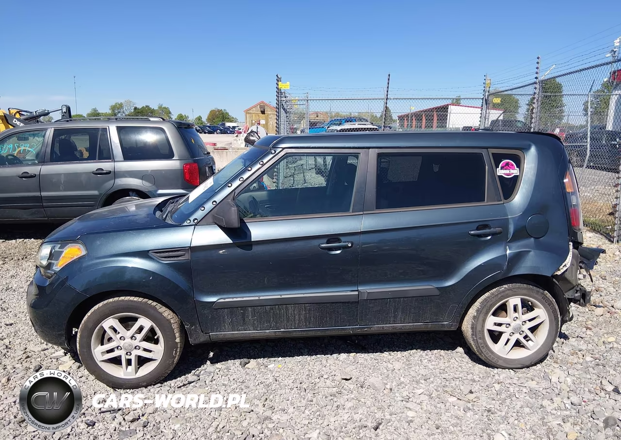 2011 Kia Soul + VIN:KNDJT2A27B7345222 - 15