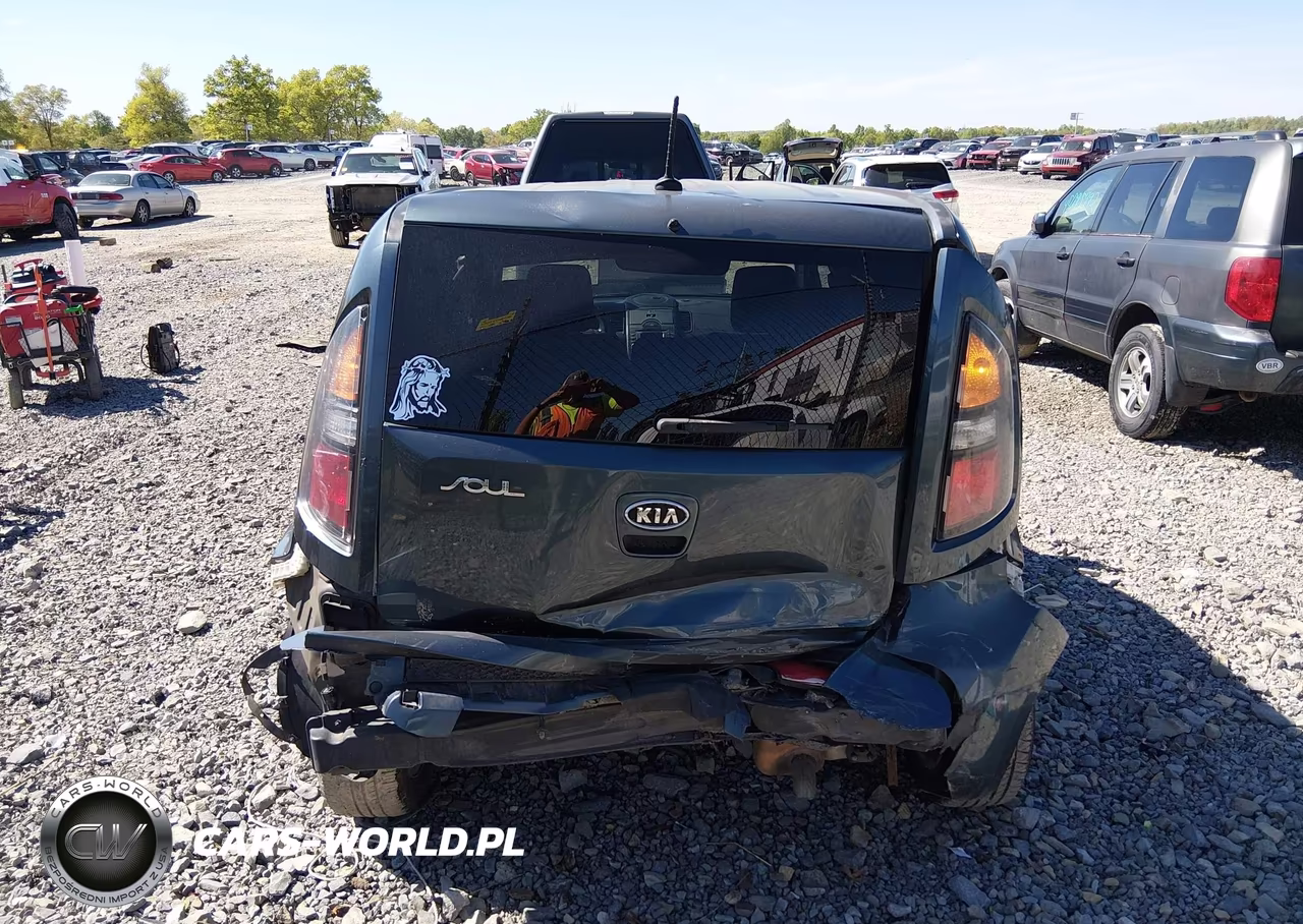2011 Kia Soul + VIN:KNDJT2A27B7345222 - 17