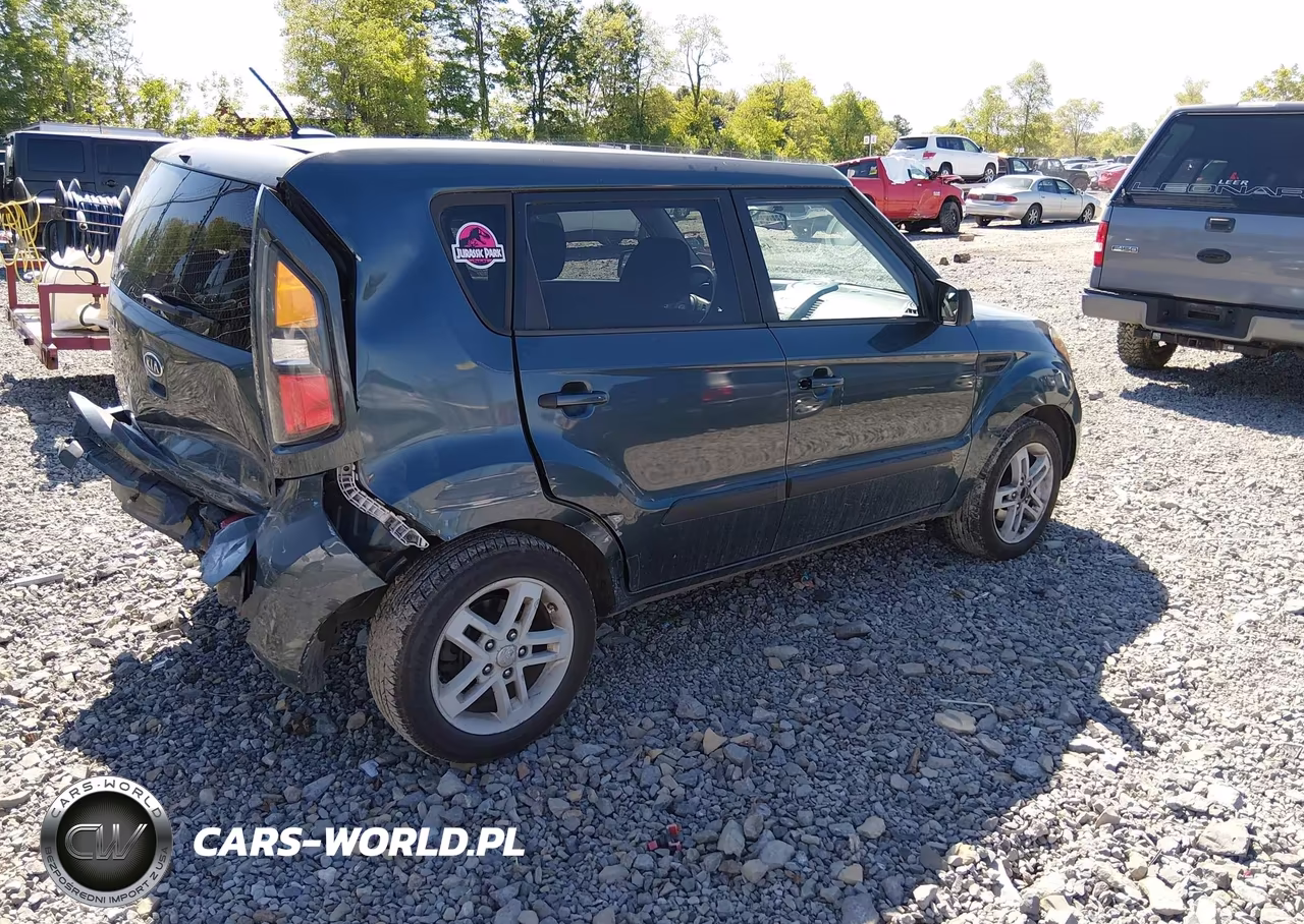 2011 Kia Soul + VIN:KNDJT2A27B7345222 - 4