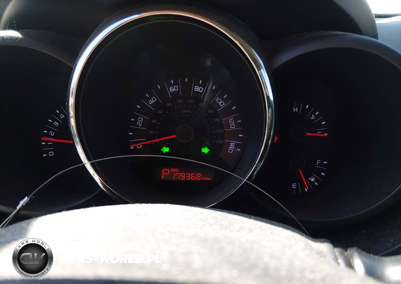 2011 Kia Soul + VIN:KNDJT2A27B7345222 - 7