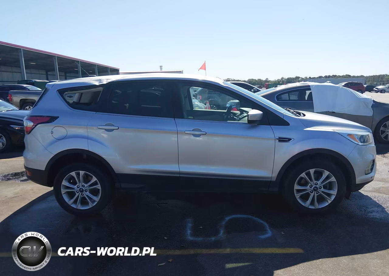2017 Ford Escape Se VIN:1FMCU0GD6HUA53652 - 13