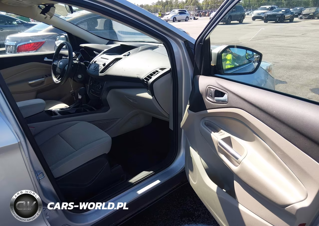 2017 Ford Escape Se VIN:1FMCU0GD6HUA53652 - 5