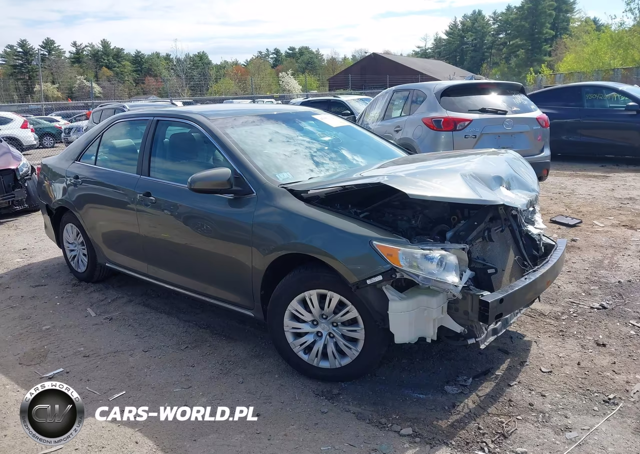 2012 Toyota Camry Le – zdjęcie 1 z 17