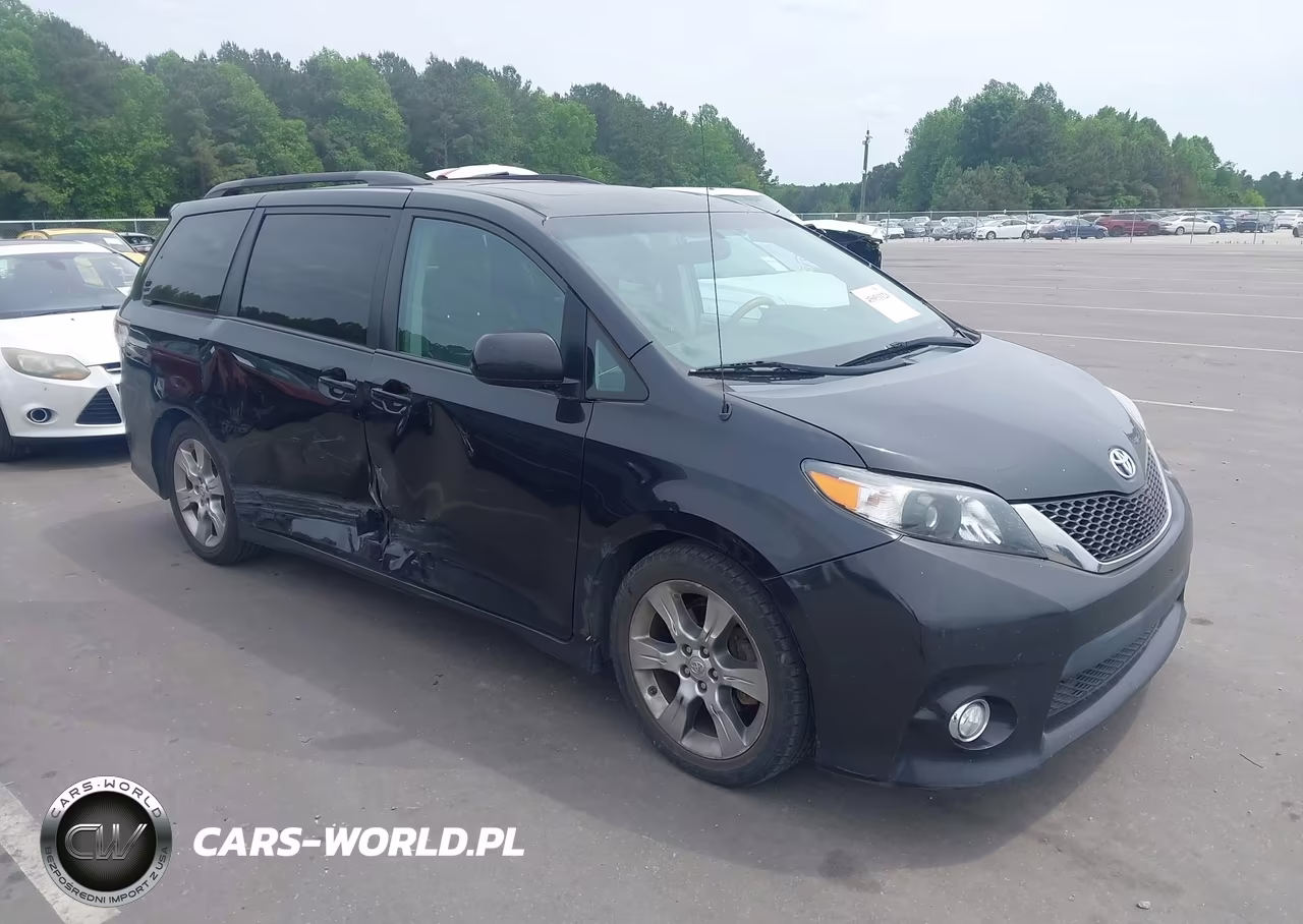 2012 Toyota Sienna Se 8 Passenger