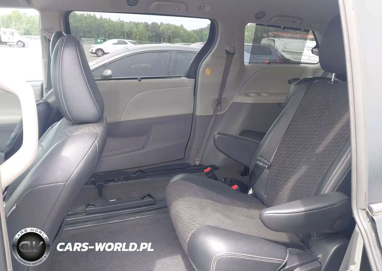 2012 Toyota Sienna Se 8 Passenger VIN:5TDXK3DC9CS279089 - 8