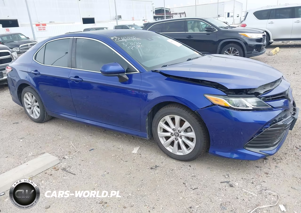 2018 Toyota Camry Le – zdjęcie 1 z 16