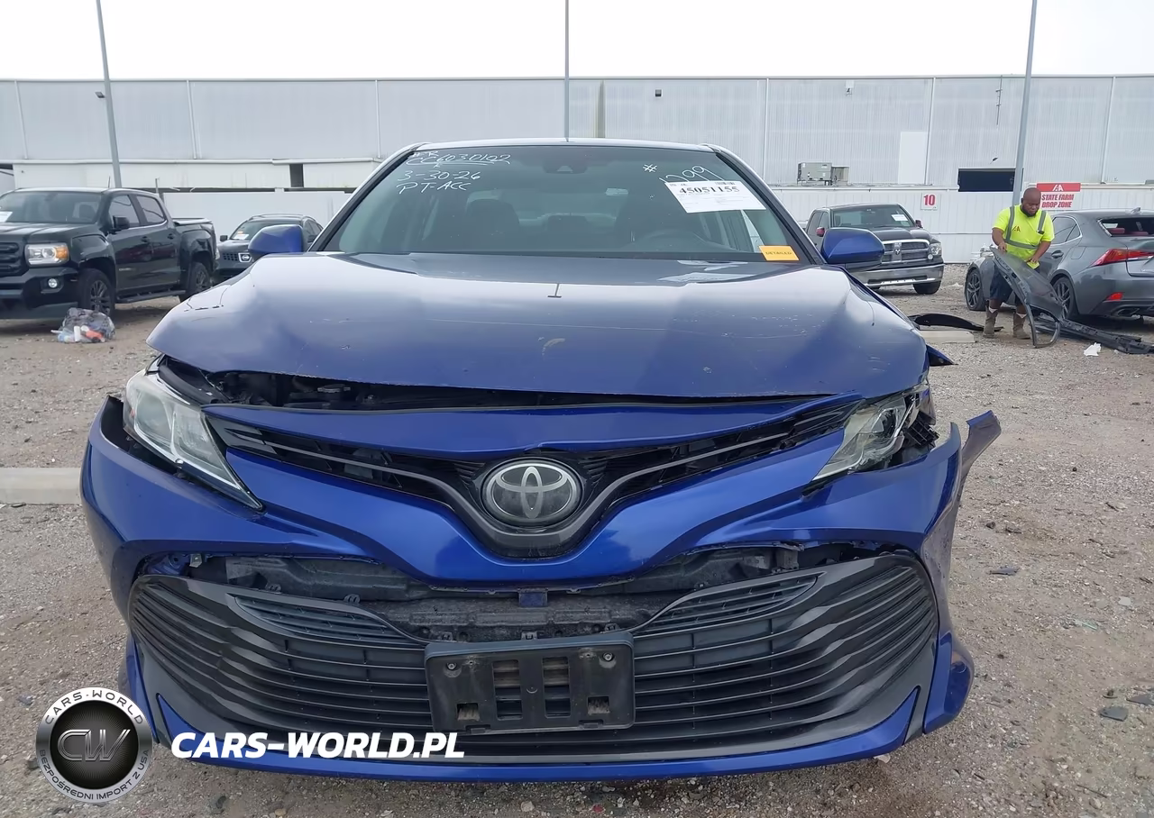 2018 Toyota Camry Le VIN:4T1B11HK6JU611299 - 12