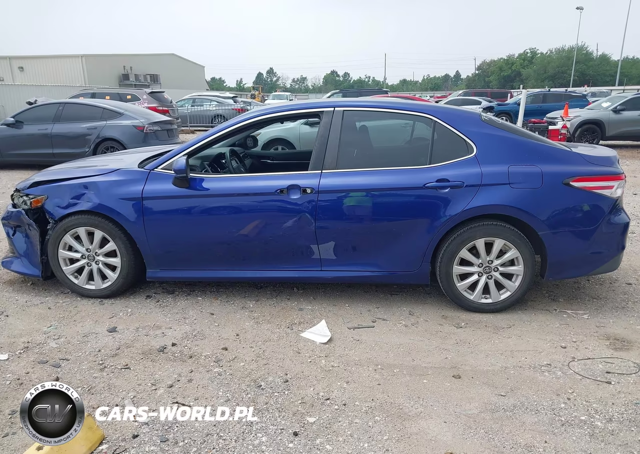 2018 Toyota Camry Le VIN:4T1B11HK6JU611299 - 14