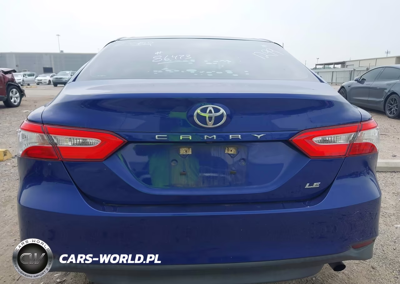 2018 Toyota Camry Le VIN:4T1B11HK6JU611299 - 16