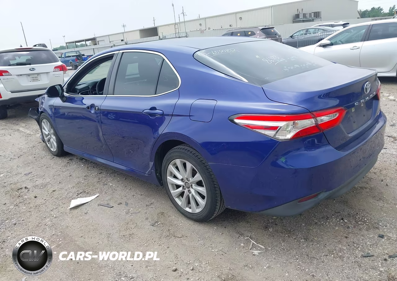 2018 Toyota Camry Le VIN:4T1B11HK6JU611299 - 3