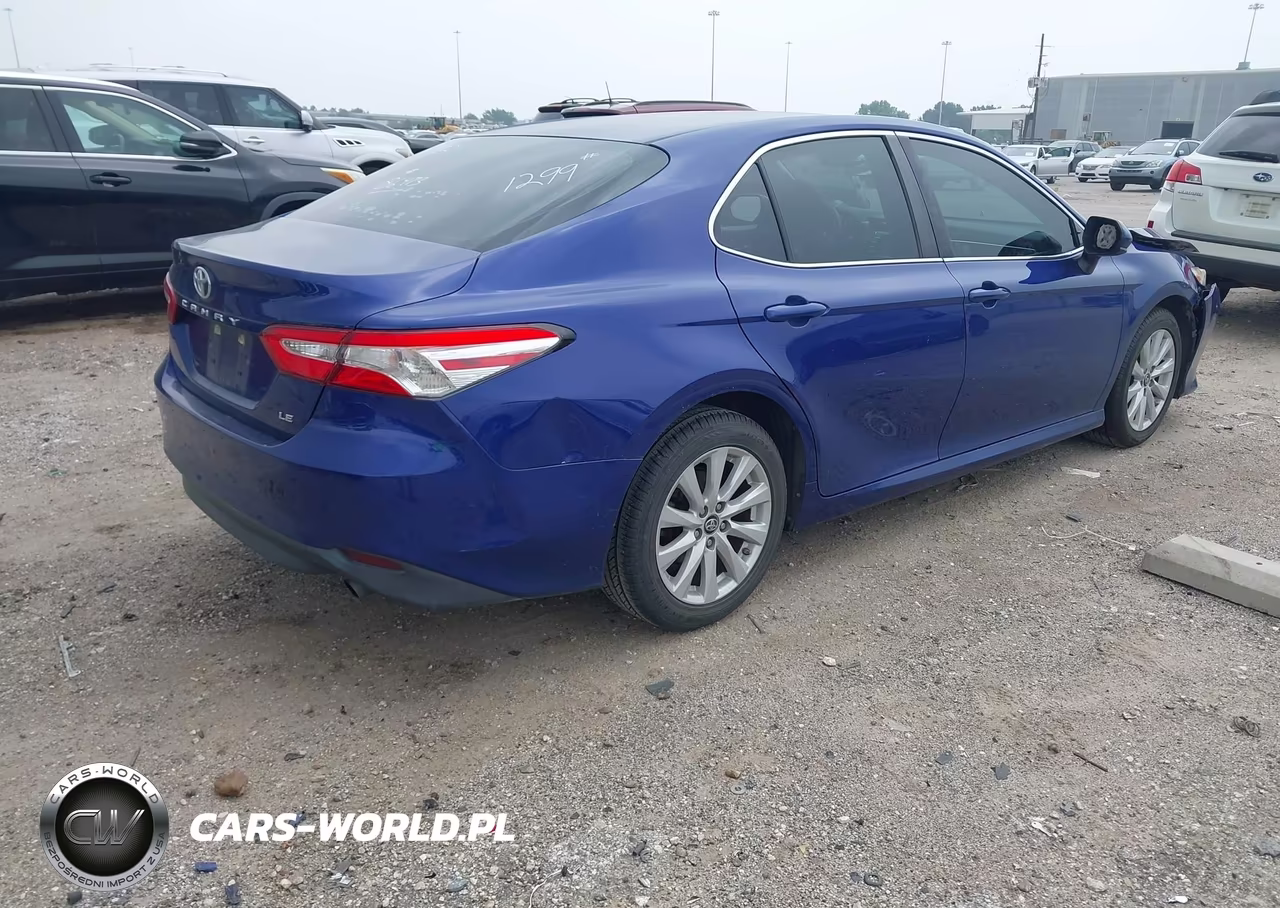 2018 Toyota Camry Le VIN:4T1B11HK6JU611299 - 4