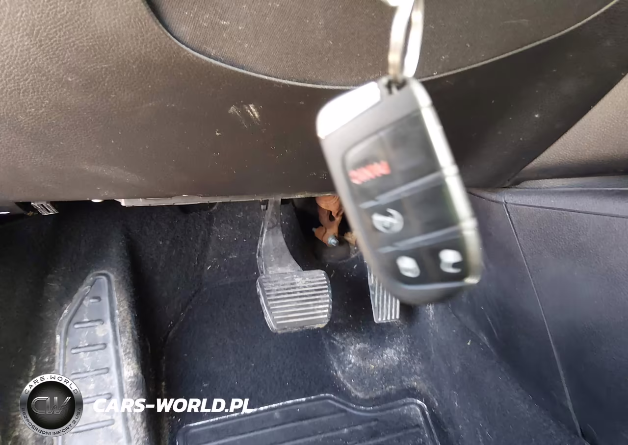 2019 Jeep Renegade Latitude 4X4 VIN:ZACNJBBB9KPK82615 - 11