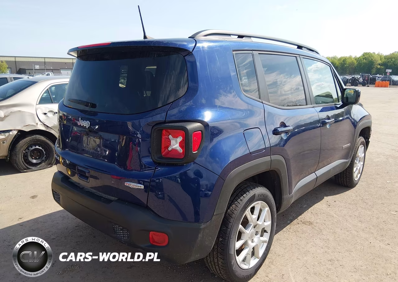 2019 Jeep Renegade Latitude 4X4 VIN:ZACNJBBB9KPK82615 - 4