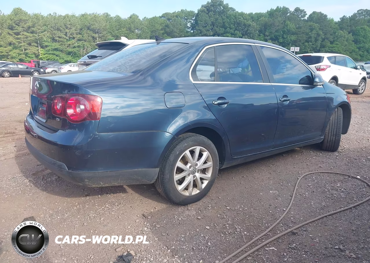 2010 Volkswagen Jetta Limited Edition-Se-Sel VIN:3VWRX7AJ1AM063624 - 4