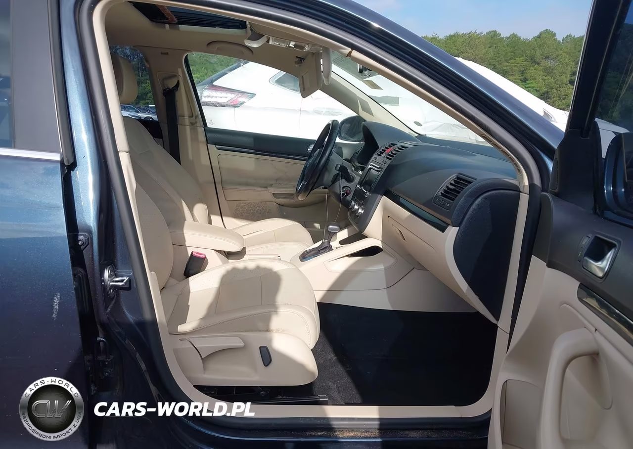 2010 Volkswagen Jetta Limited Edition-Se-Sel VIN:3VWRX7AJ1AM063624 - 5