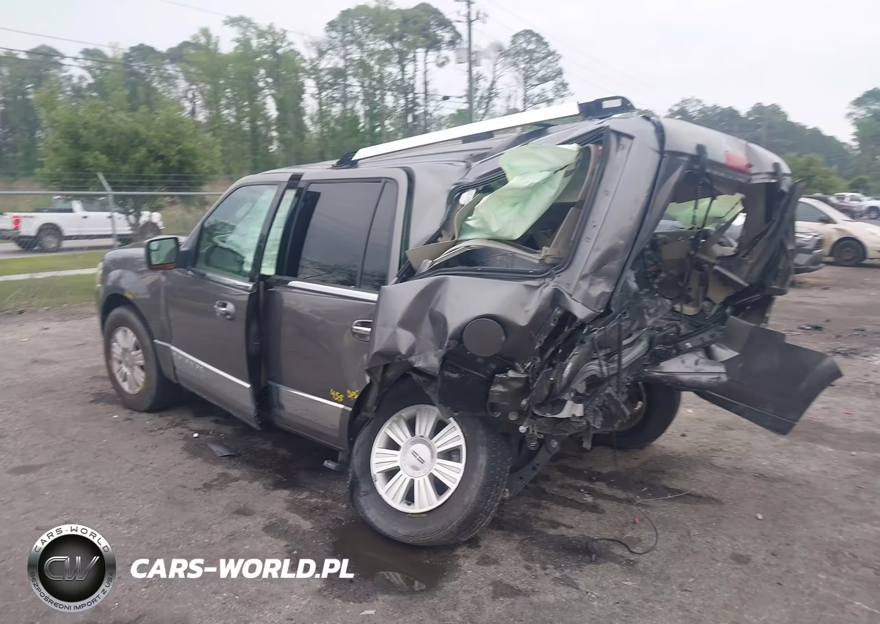 2014 Lincoln Navigator VIN:5LMJJ2H52EEL01000 - 3