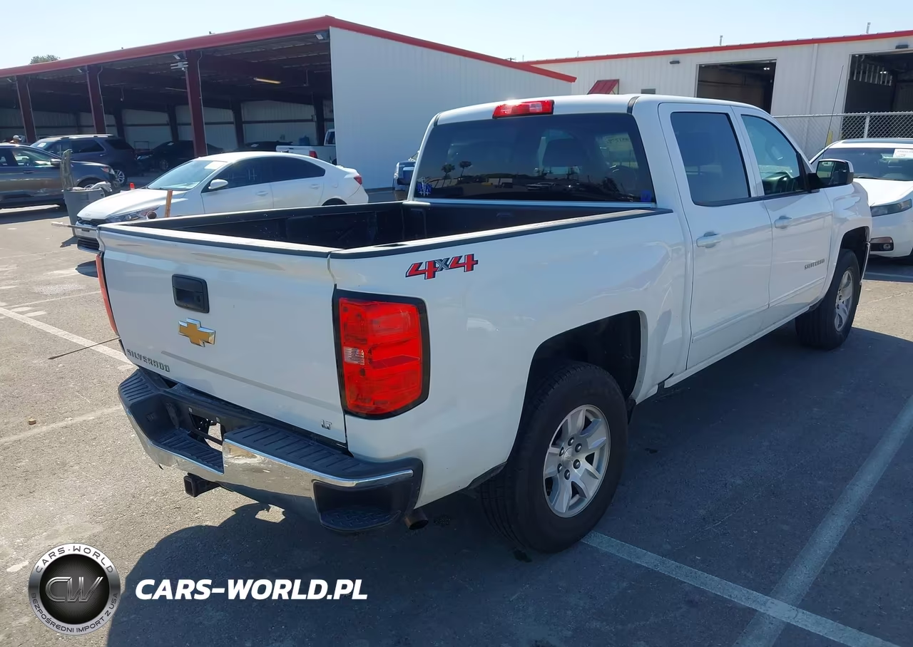 2018 Chevrolet Silverado 1500 1Lt VIN:3GCUKREC4JG278271 - 4