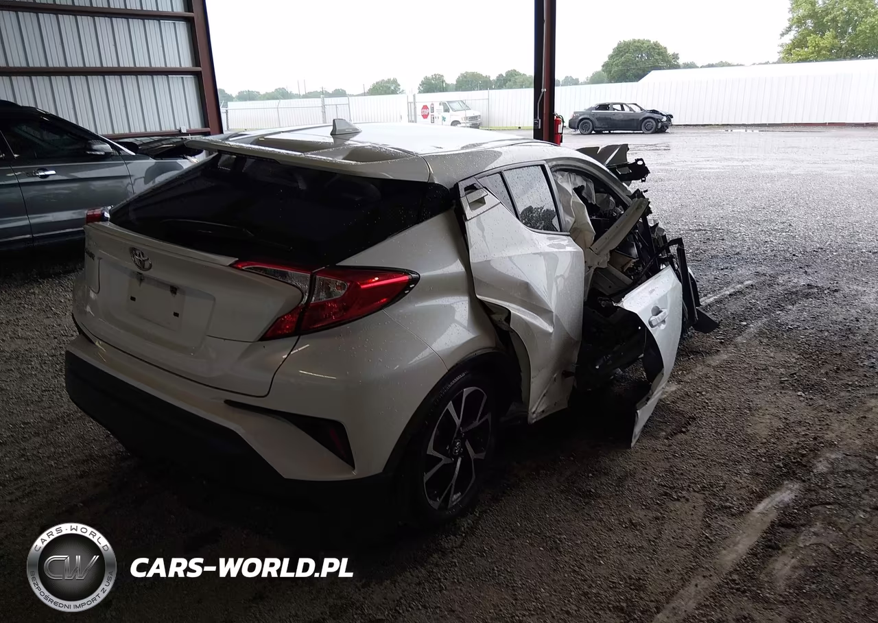 2018 Toyota C-Hr Xle Premium VIN:JTNKHMBX3J1006949 - 4