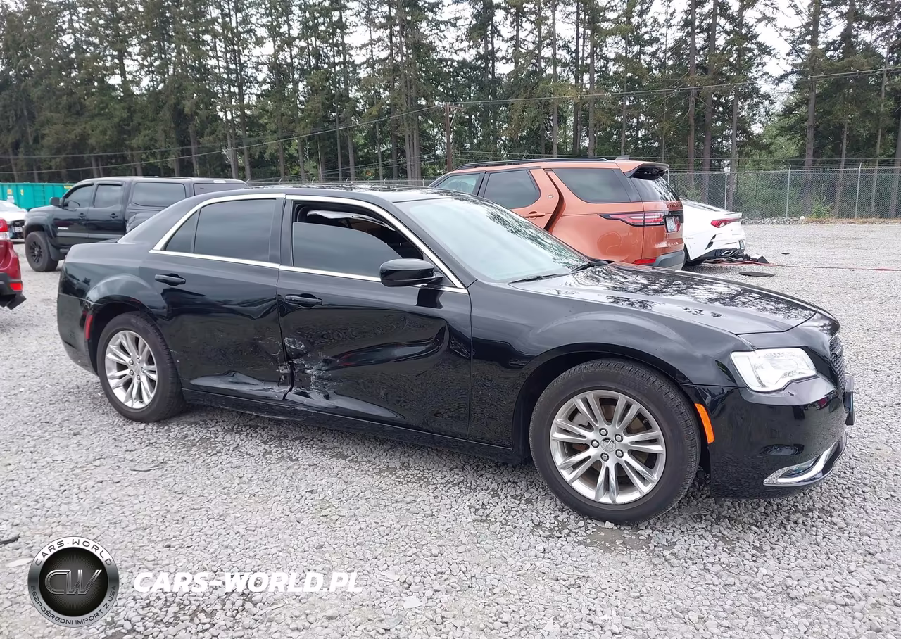 2015 Chrysler 300 Touring VIN:2C3CCAAG0FH828595 - 13
